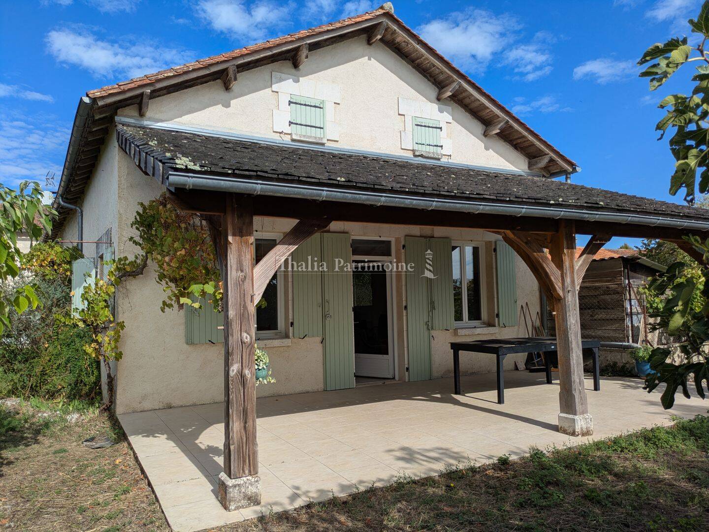 Maison 9 pièces 180 m² · à Gout-Rossignol · 180 m² · 233 200 €