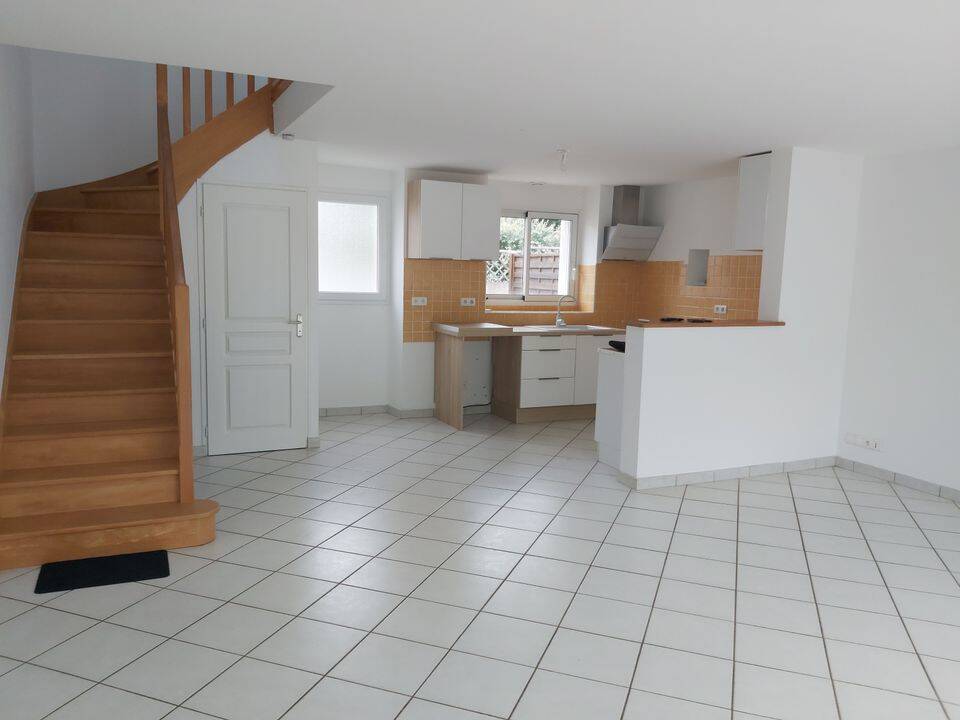 Maison 3 pièces 90 m² · à Saint-Viaud · 90 m² · 880 €/mois