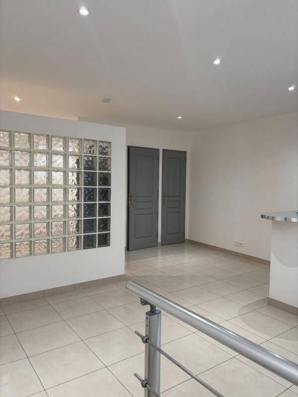 Appartement 1 pièce 35 m² · à La Roquebrussanne · 35 m² · 98 000 €