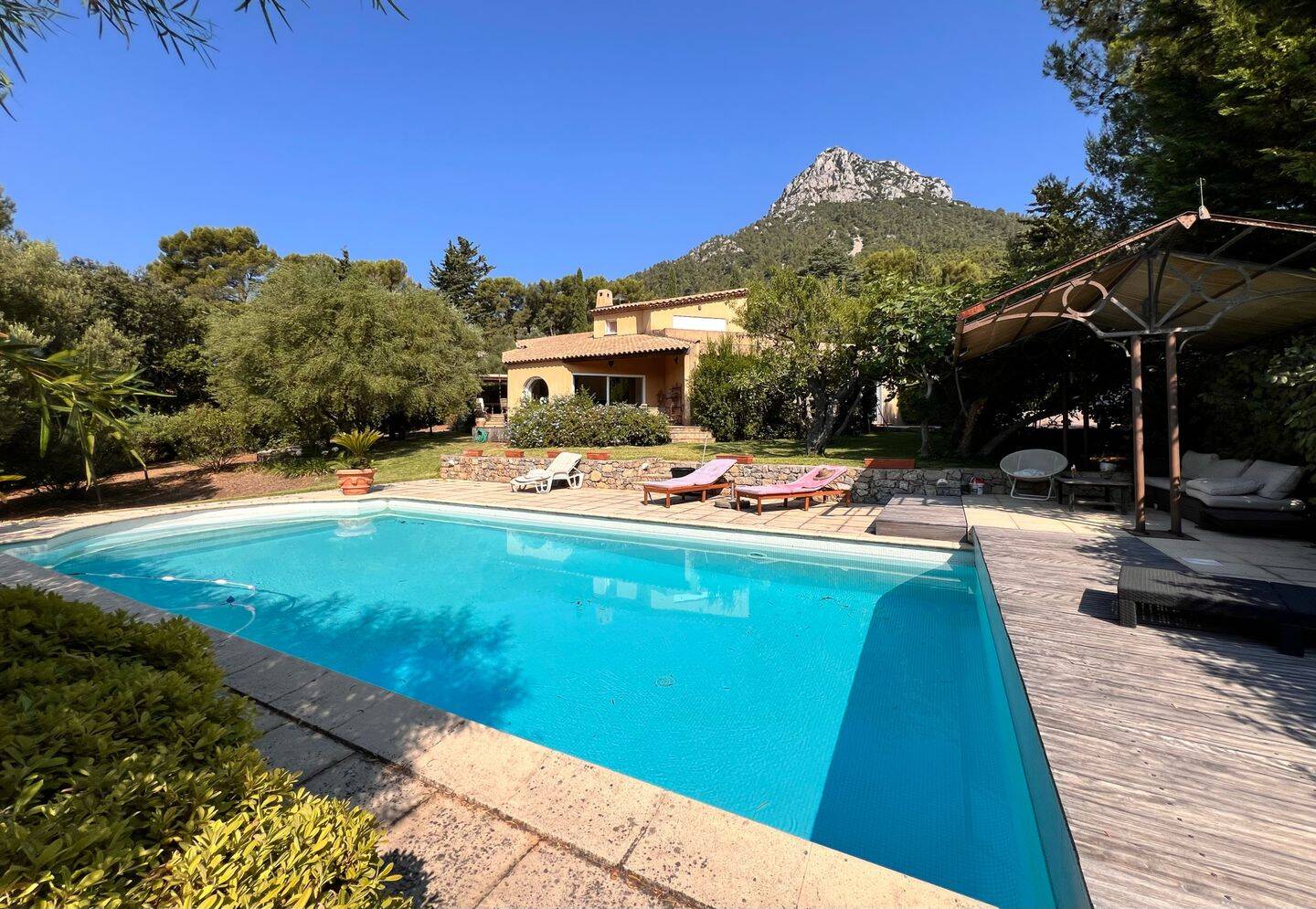 Maison 6 pièces 215 m² · à La Valette-du-Var · 215 m² · 1 150 000 €