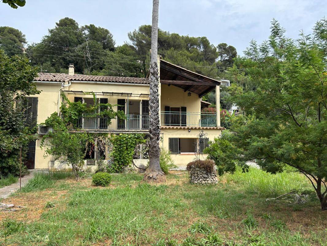 Maison 8 pièces 190 m² · à Cagnes-sur-Mer · 190 m² · 595 000 €