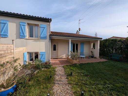 Maison à vendre 238 000 € 9 pièces 5 chambres 130 m² 1 000 m² de terrain Saint-Julien-l'Ars 86800