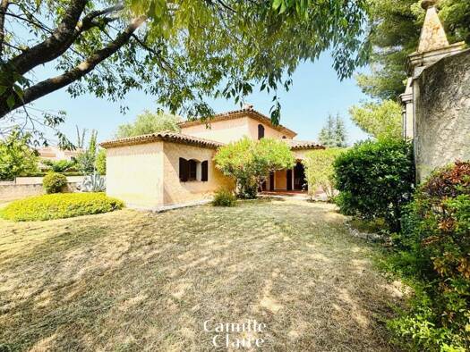 Maison à vendre 760 000 € 4 pièces 3 chambres 125 m² 900 m² de terrain Aix-en-Provence 13540