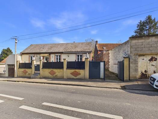 Maison à vendre 113 000 € 3 pièces 2 chambres 76 m² 340 m² de terrain Croix-Moligneaux 80400