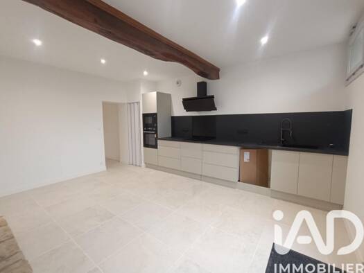 Maison à vendre 242 000 € 5 pièces 4 chambres 168 m² 344 m² de terrain Burie 17770