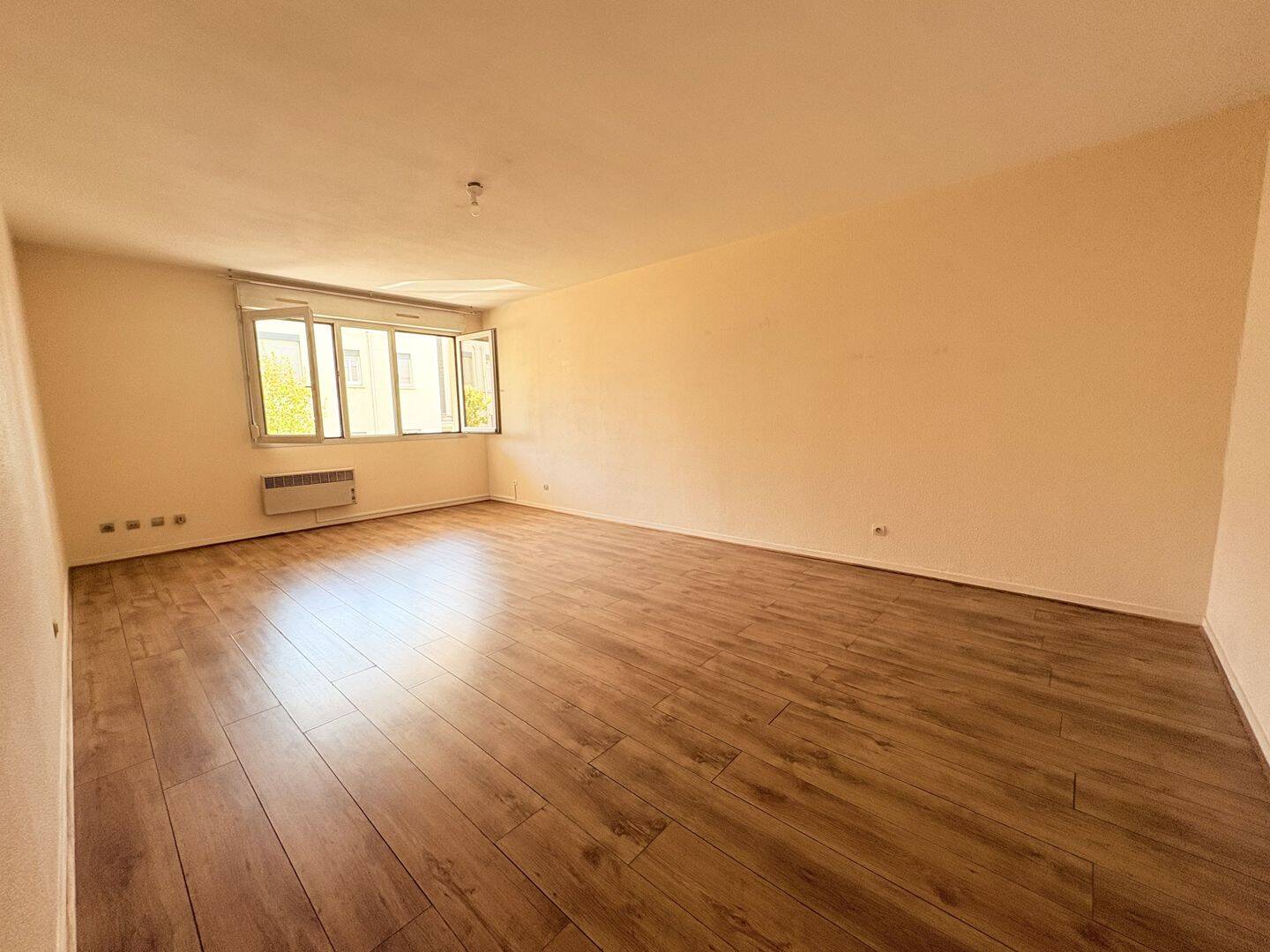 Appartement 3 pièces 67 m² · à Lyon 8ème Arrondissement · 67 m² · 996 €