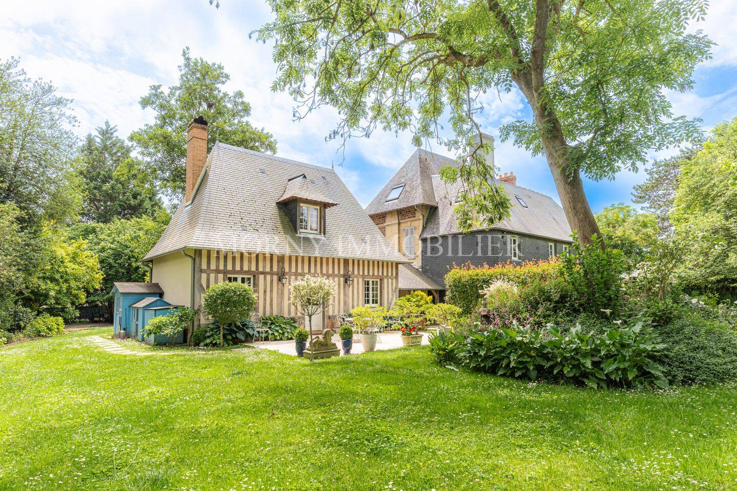 Maison 12 pièces 324 m² · à Tourgéville · 324 m² · 1 495 000 €