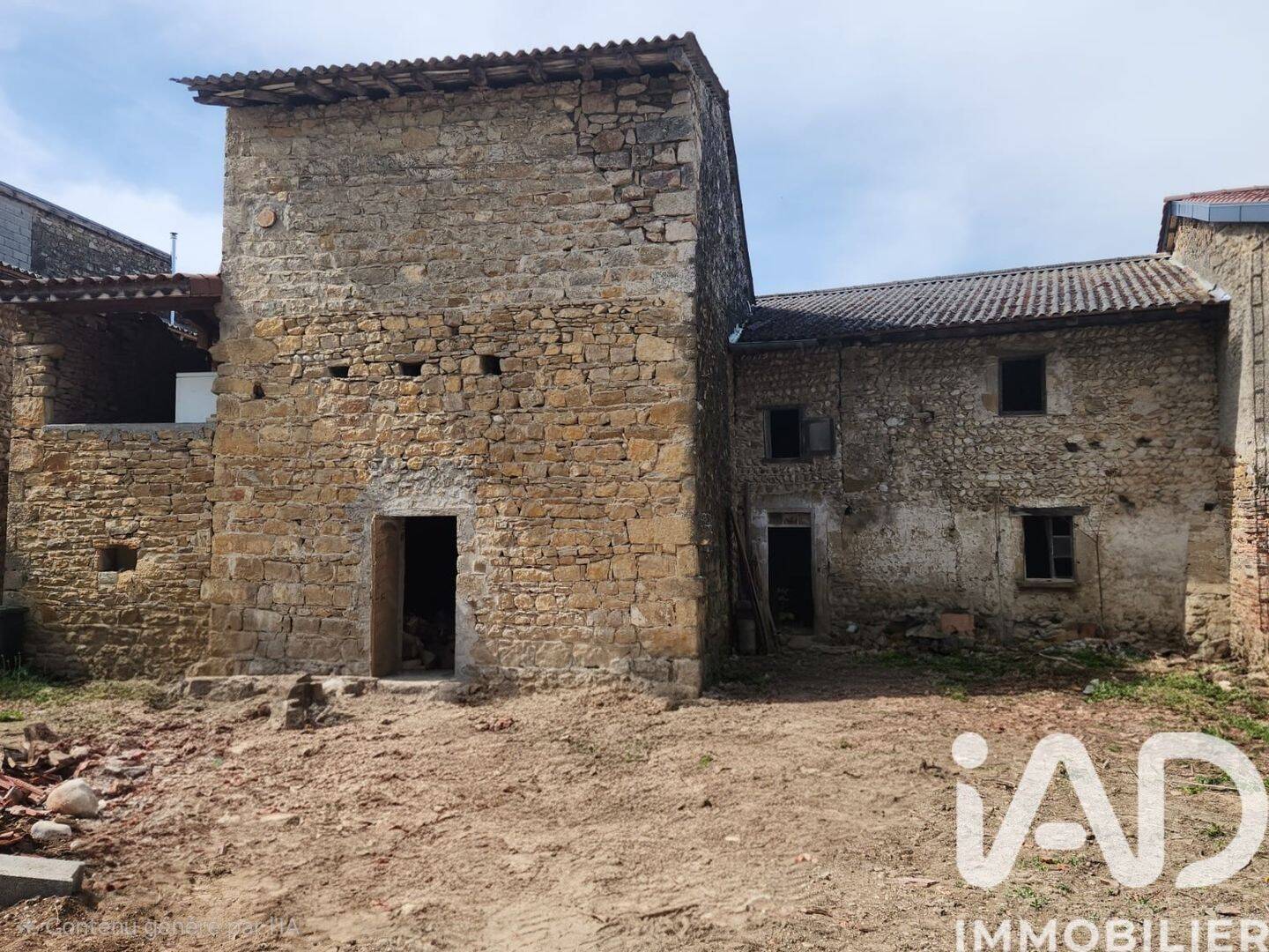 Maison 9 pièces 170 m² · à Saint-Jean-le-Vieux · 170 m² · 159 000 €