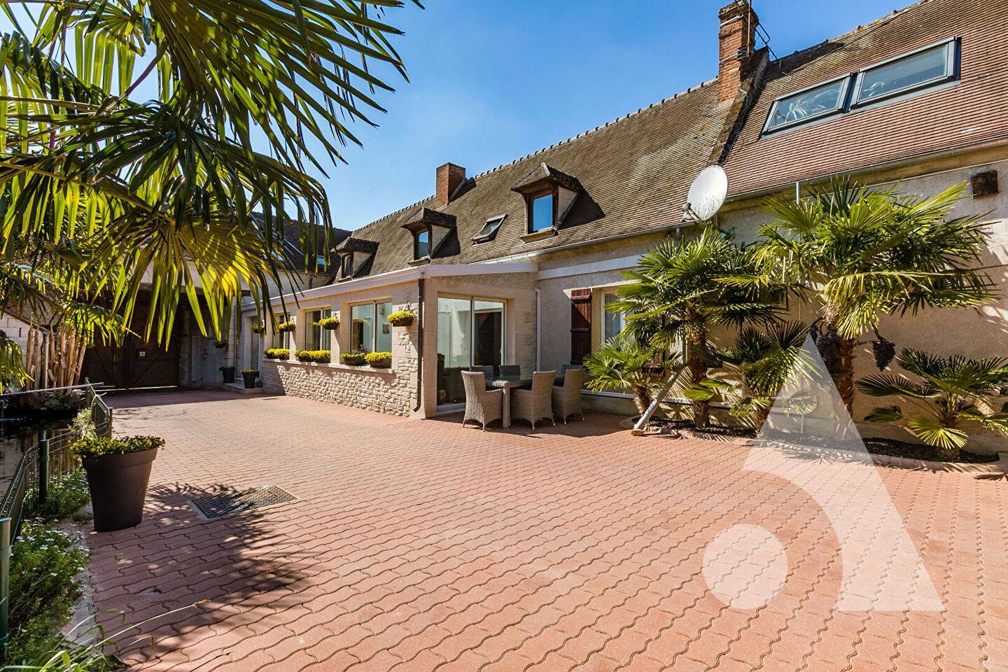 Maison 9 pièces 300 m² · à Grandfresnoy · 300 m² · 499 000 €