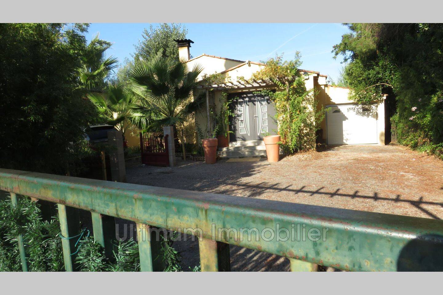 Maison 650 m² · à Fréjus · 650 m² · 450 000 €