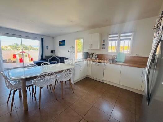 Maison de plain-pied à vendre 243 000 € 4 pièces 3 chambres 84 m² 260 m² de terrain Nord Pia 66380