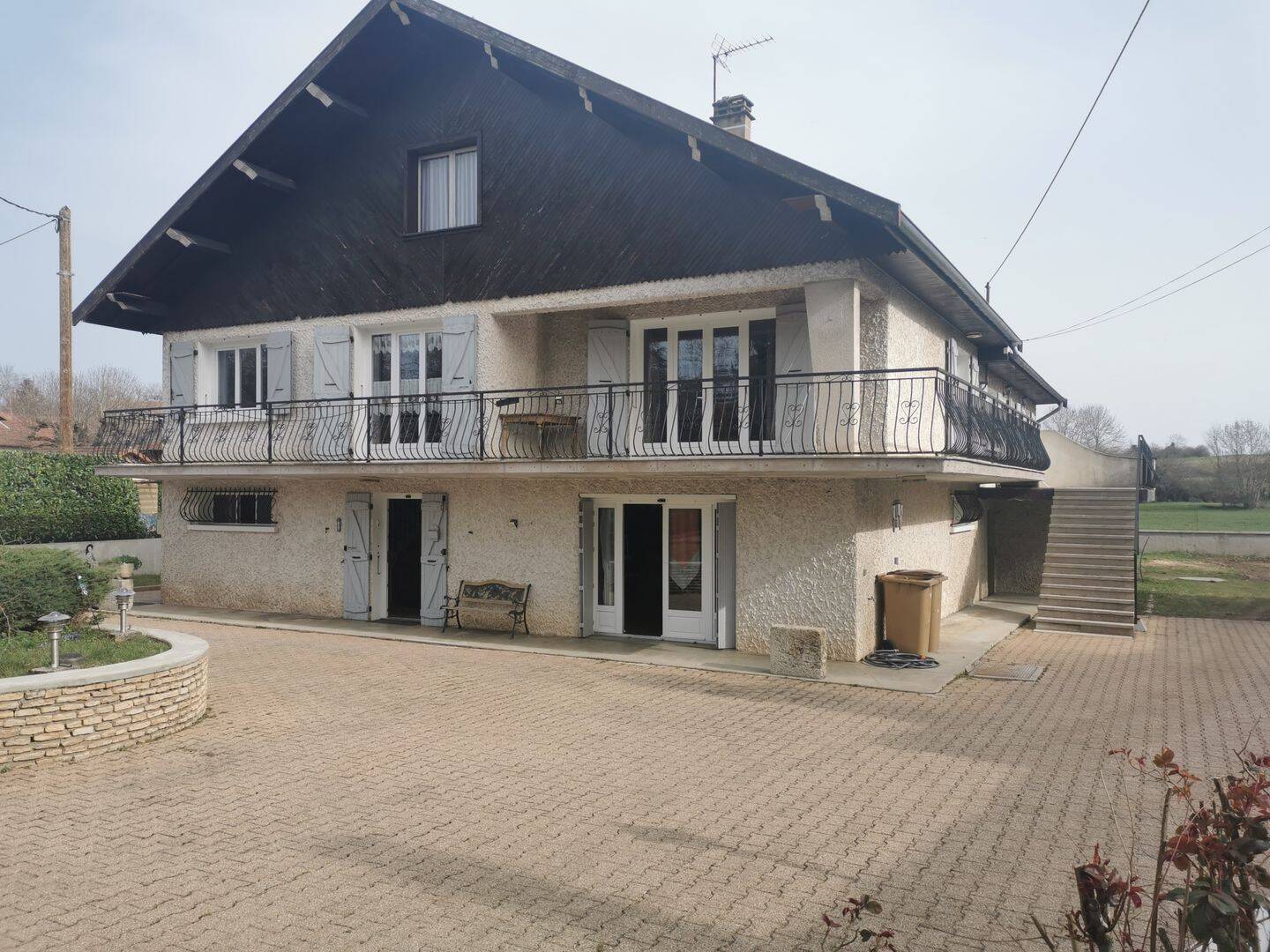 Maison 9 pièces 225 m² · à Saint-Baudille-de-la-Tour · 225 m² · 445 000 €