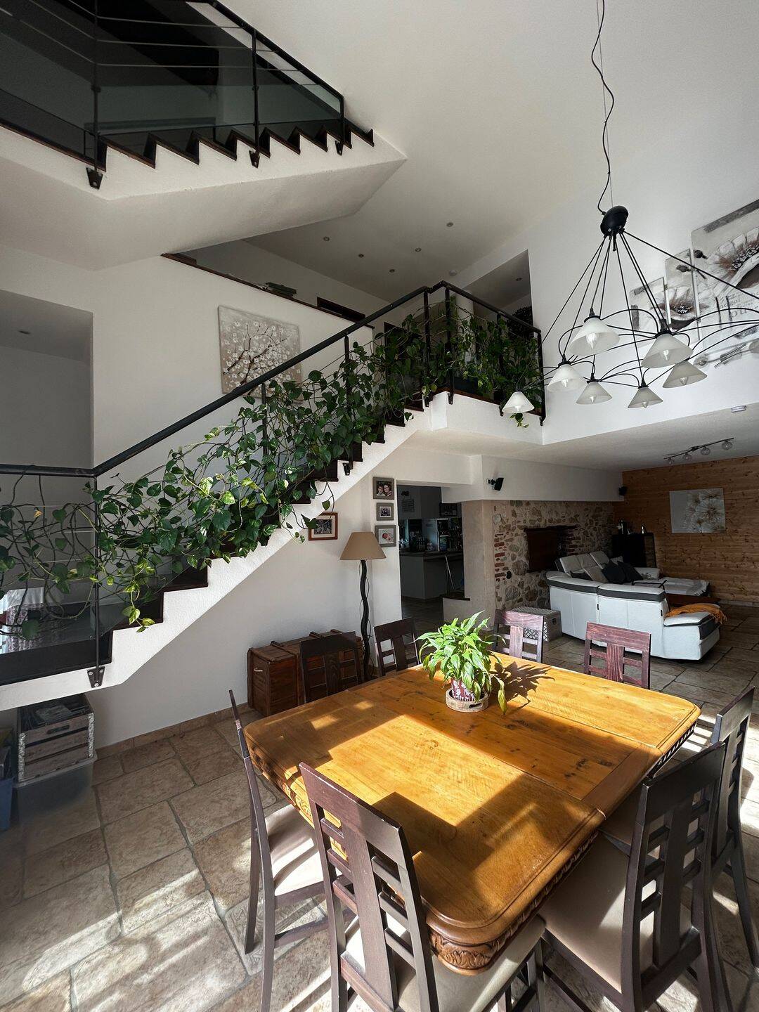 Maison 8 pièces 240 m² · à Saint-Étienne-de-Crossey · 240 m² · 599 000 €