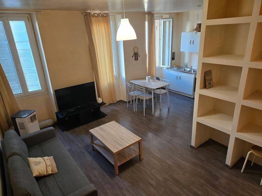 Appartement 1 pièce 35 m² · à Marseille 6ème Arrondissement · 35 m² · 760 €