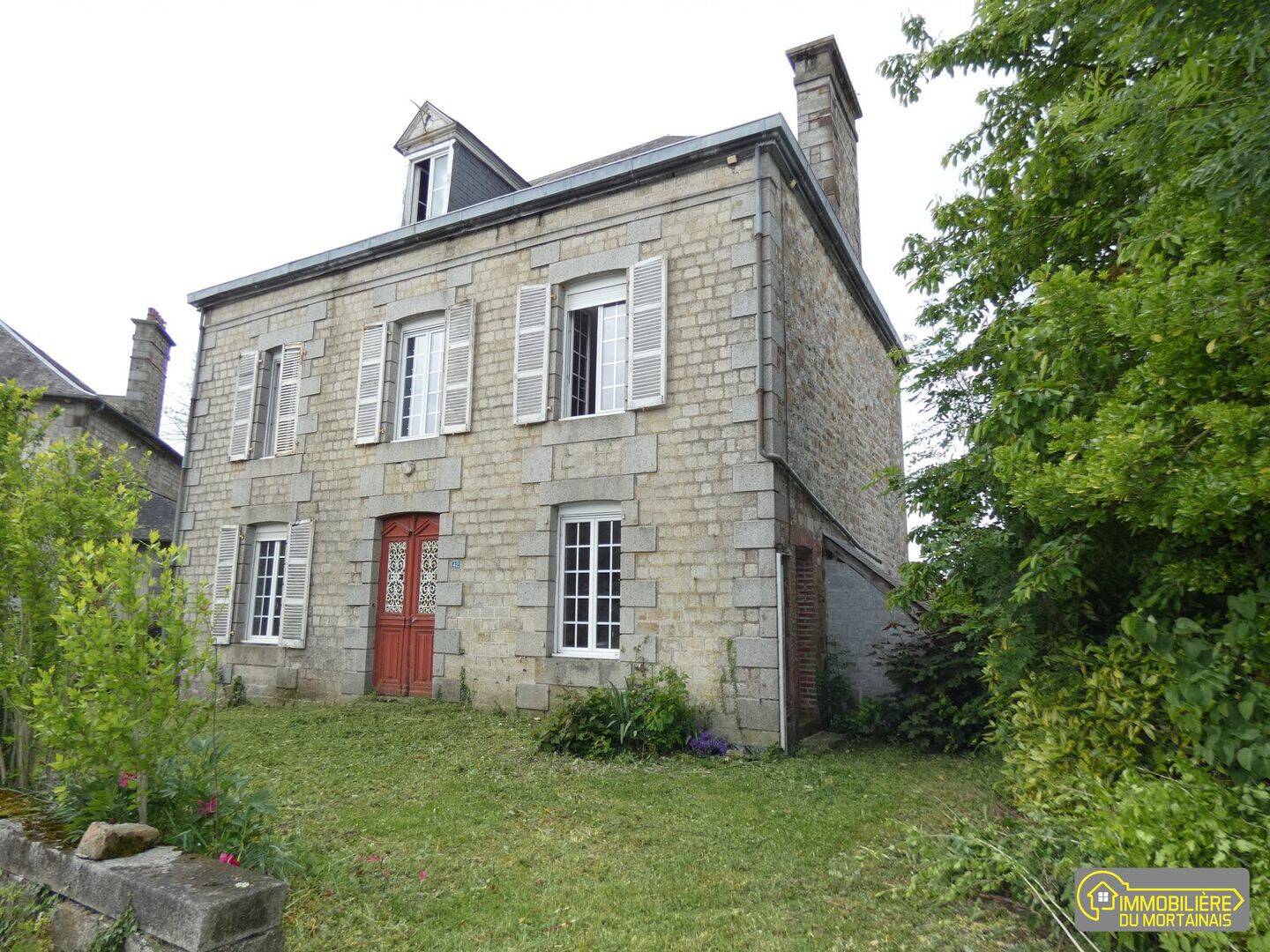 Maison 8 pièces 170 m² · à Barenton · 169,5 m² · 86 600 €