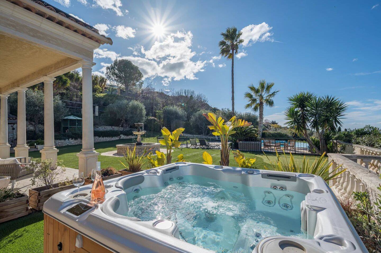 Maison 9 pièces 340 m² · à Nice · 339,6 m² · 2 500 000 €