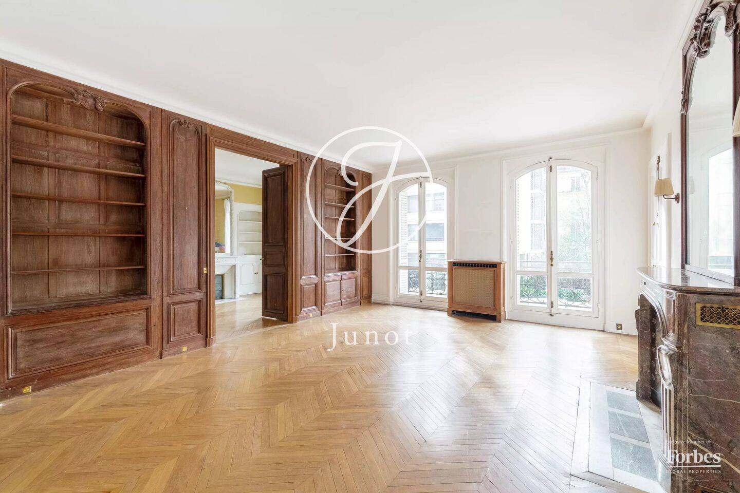 Appartement 6 pièces 166 m² · à Paris 8ème Arrondissement · 166,2 m² · 1 695 000 €