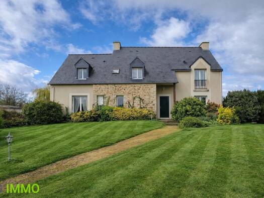 Villa à vendre 741 600 € 8 pièces 6 chambres 193,1 m² 8 725 m² de terrain Saint-Jouan-des-Guérets 35430