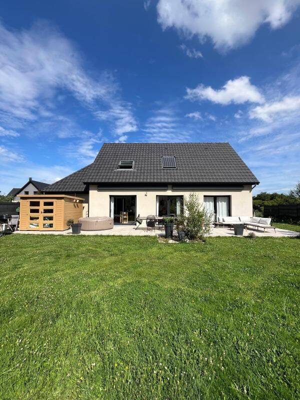 Maison 4 pièces 138 m² · à Saint-Romain-de-Colbosc · 137,9 m² · 1 500 €