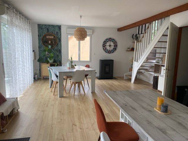 Maison 6 pièces 121 m² · à Brette-les-Pins · 121 m² · 209 000 €
