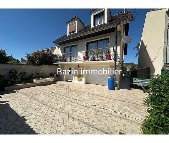 Maison 9 pièces 220 m² · à Sainte-Geneviève-des-Bois · 220 m² · 499 000 €