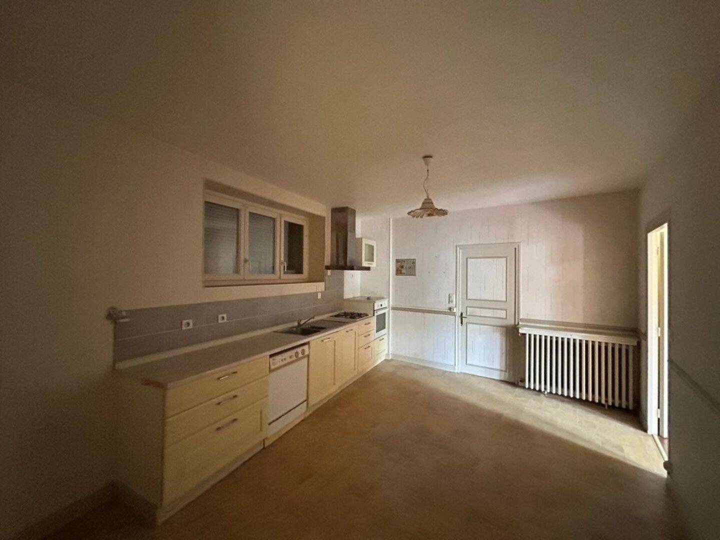 Maison 4 pièces 144 m² · à Azy · 144 m² · 116 000 €
