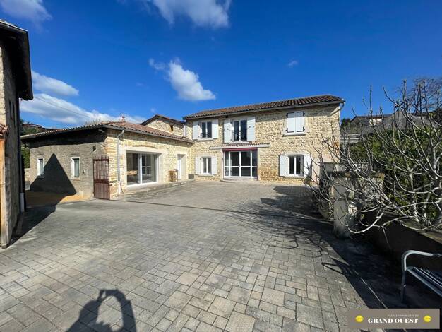 Maison à vendre 830 000 € 6 pièces 4 chambres 215 m² 1 263 m² de terrain Lozanne 69380