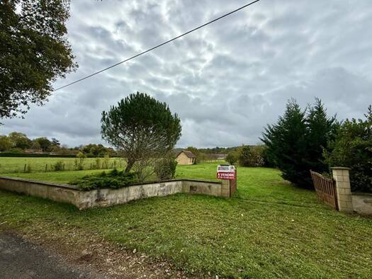 Terrain constructible à vendre 37 000 € 2 040 m² de terrain Cubjac 24640