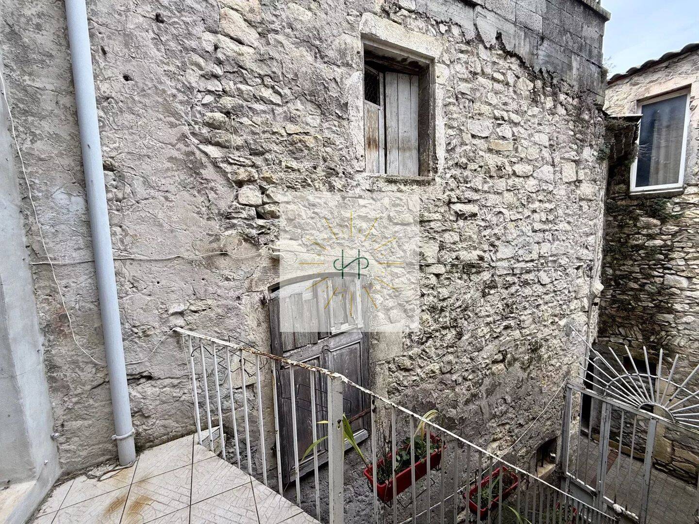 Maison 5 pièces 82 m² · à Cruas · 82,3 m² · 65 000 €