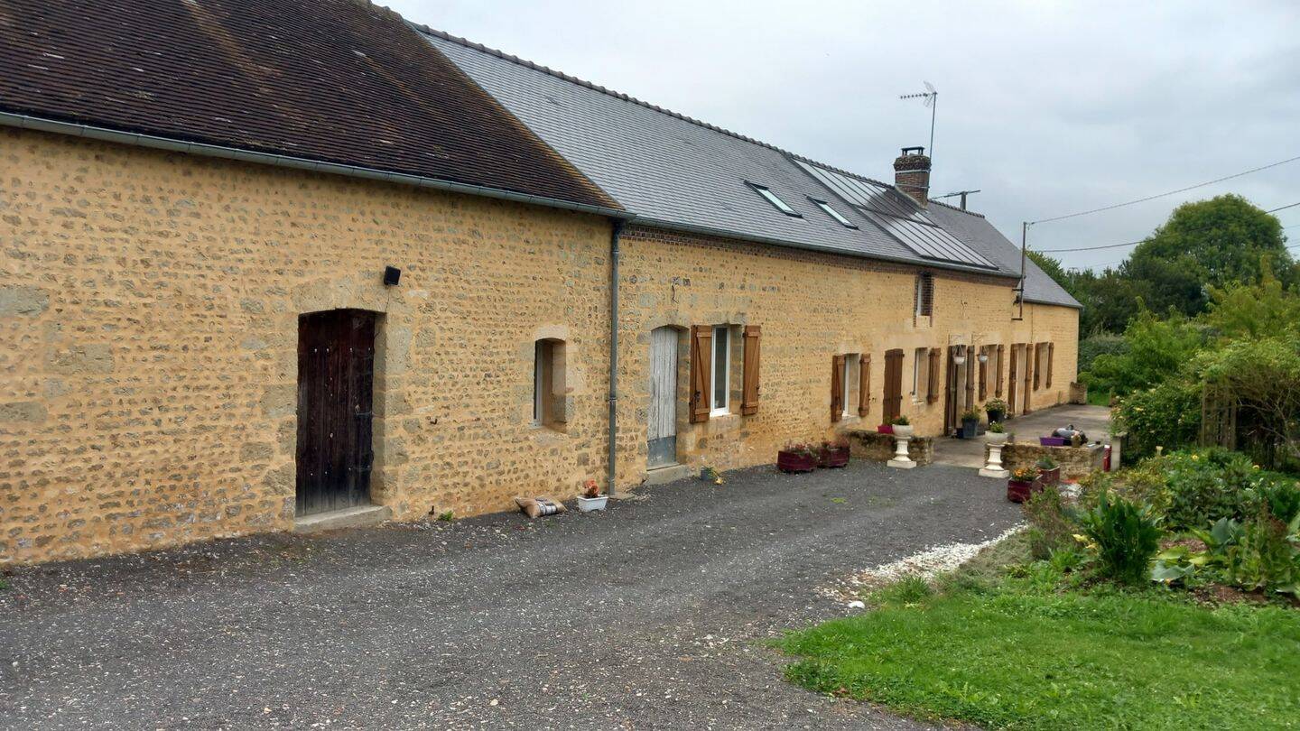 Maison 8 pièces 195 m² · à Saint-Germain-de-Martigny · 195 m² · 325 000 €