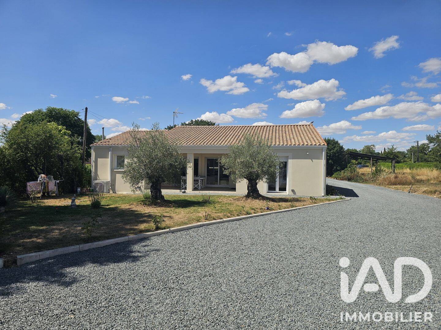 Maison 5 pièces 108 m² · à Asnières-la-Giraud · 108 m² · 249 000 €