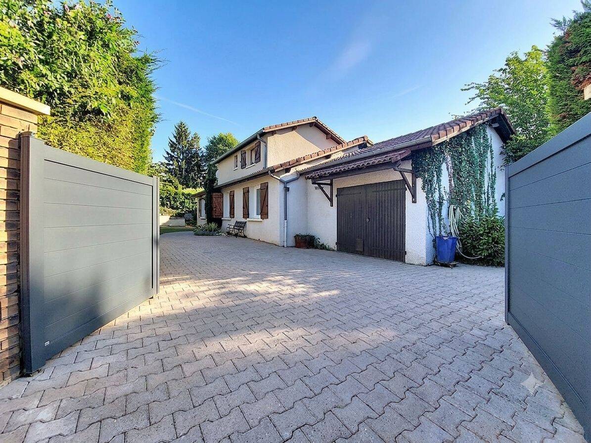 Maison 6 pièces 112 m² · à Jassans-Riottier · 112 m² · 415 000 €