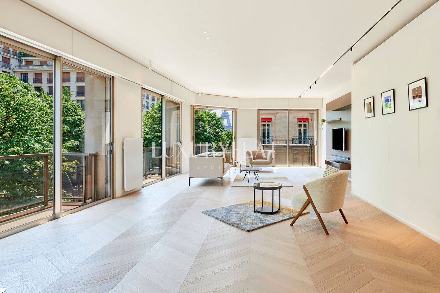 Appartement 4 pièces 150 m² · à Paris 8ème Arrondissement · 150 m² · 12 500 €/mois
