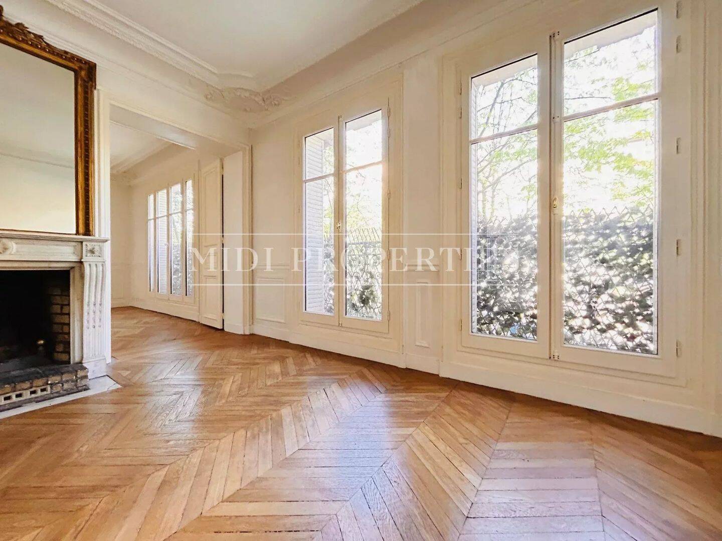Appartement 4 pièces 92 m² · à Paris 14ème Arrondissement · 91,5 m² · 990 000 €