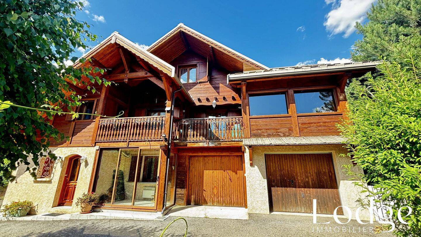 Maison 6 pièces 140 m² · à Les Vigneaux · 140 m² · 499 000 €