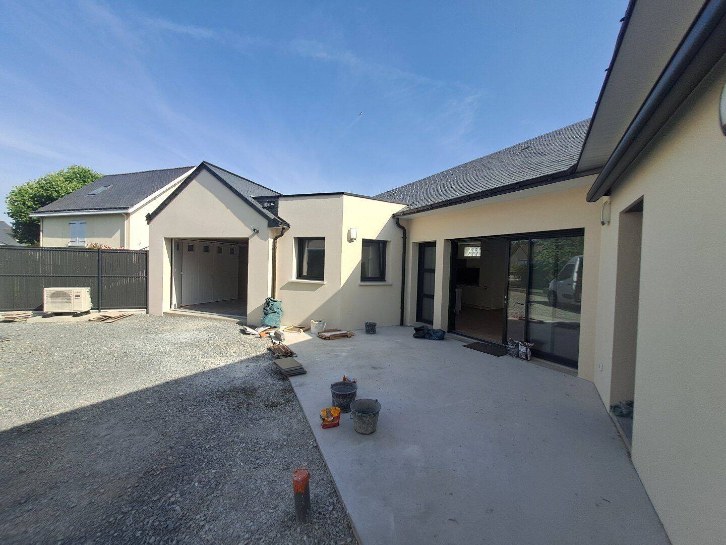 Maison 5 pièces 114 m² · à Beaucouzé · 114 m² · 1 800 €/mois