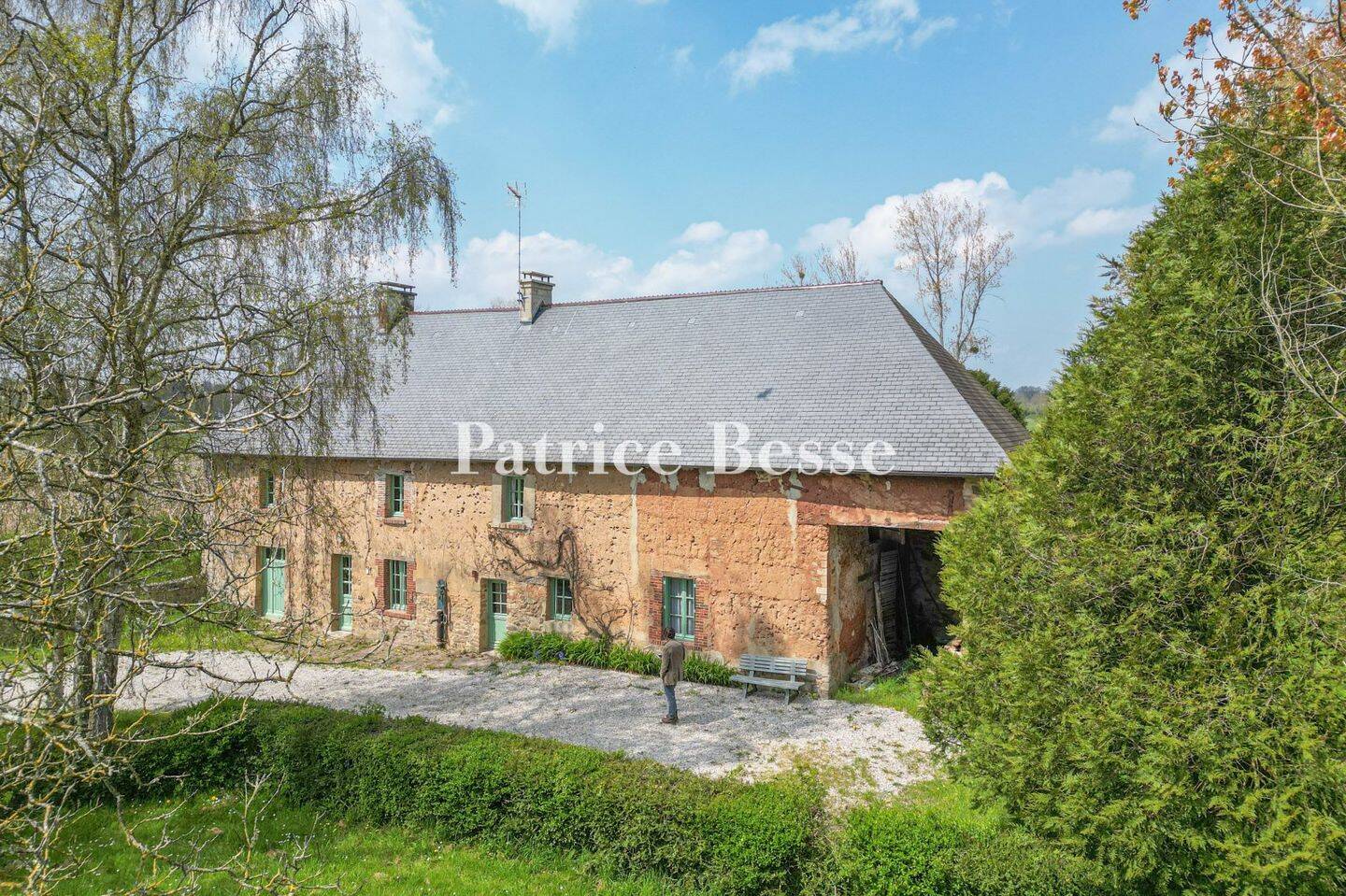 Maison 5 pièces 150 m² · à Carentan-les-Marais · 150 m² · 150 000 €