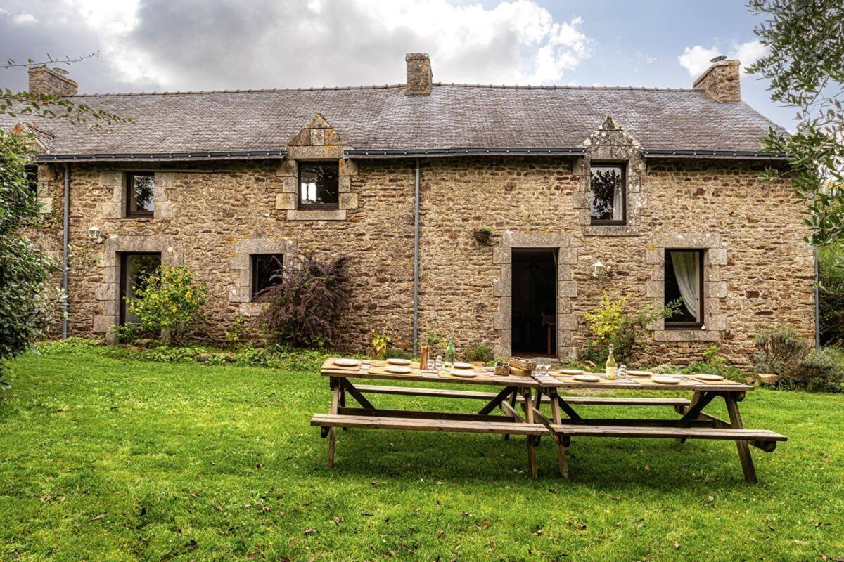 Maison 12 pièces 303 m² · à Pluvigner · 303 m² · 568 800 €