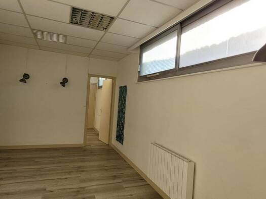 Local commercial à vendre 127 500 € 61 m² de surface de vente Les Combournaises Dinan 22100