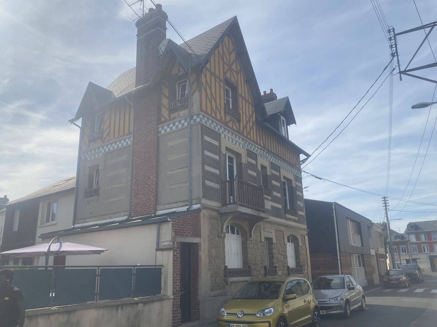 Maison 9 pièces 145 m² · à Lisieux · 145 m² · 263 000 €