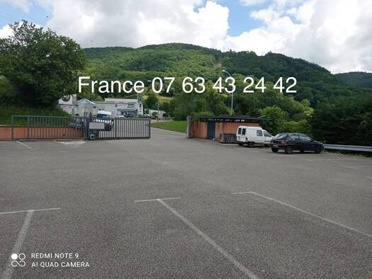 Local d'activités à vendre 295 000 € 800 m² d'espace de stockage Souillet-Vouise Voiron 38500