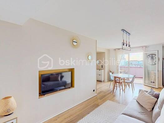 Appartement à vendre 275 000 € 4 pièces 3 chambres 75 m² Étage 2/2 Briscous 64240