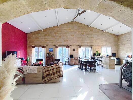 Maison à vendre 345 000 € 6 pièces 5 chambres 175 m² 9 588 m² de terrain Noaillan 33730