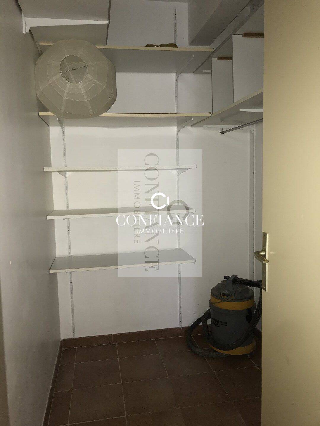 4 PIECES VIDE EN RDJ REZ DE MAISON - TERRON NICE OUEST — 16