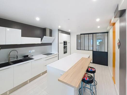 Maison à vendre 549 000 € 10 pièces 6 chambres 340 m² 816 m² de terrain Haute Follis-Saint Martin Laval 53000