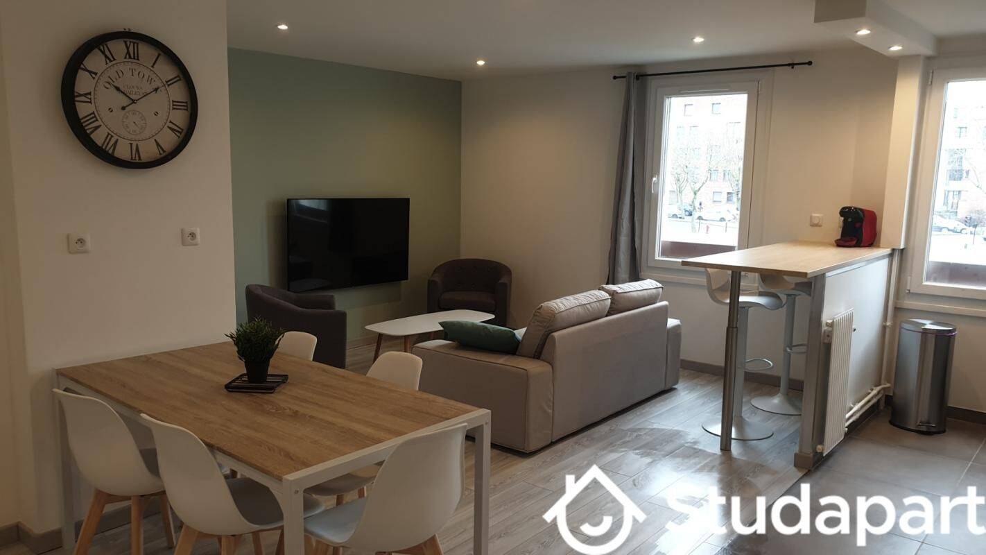 1 pièce 12 m² · à Évry-Courcouronnes · 12 m² · 500 €