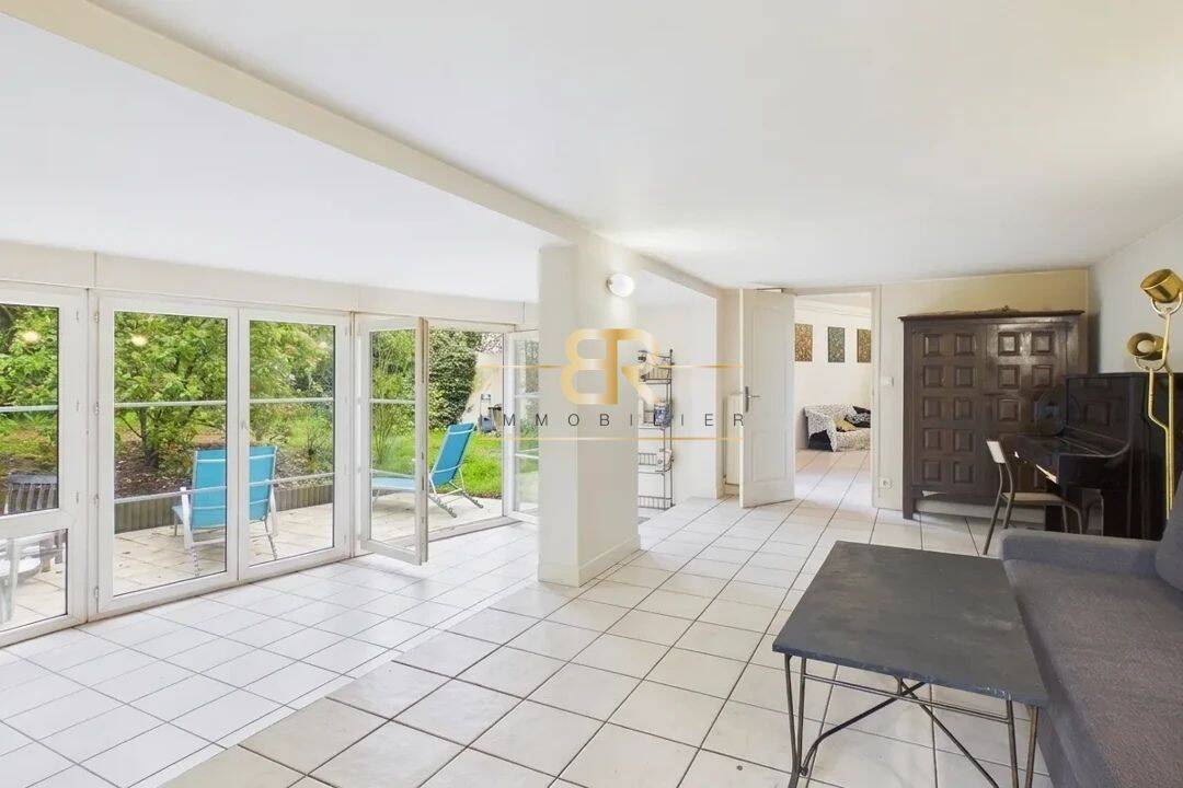 Maison 5 pièces 175 m² · à Montreuil · 175 m² · 923 000 €