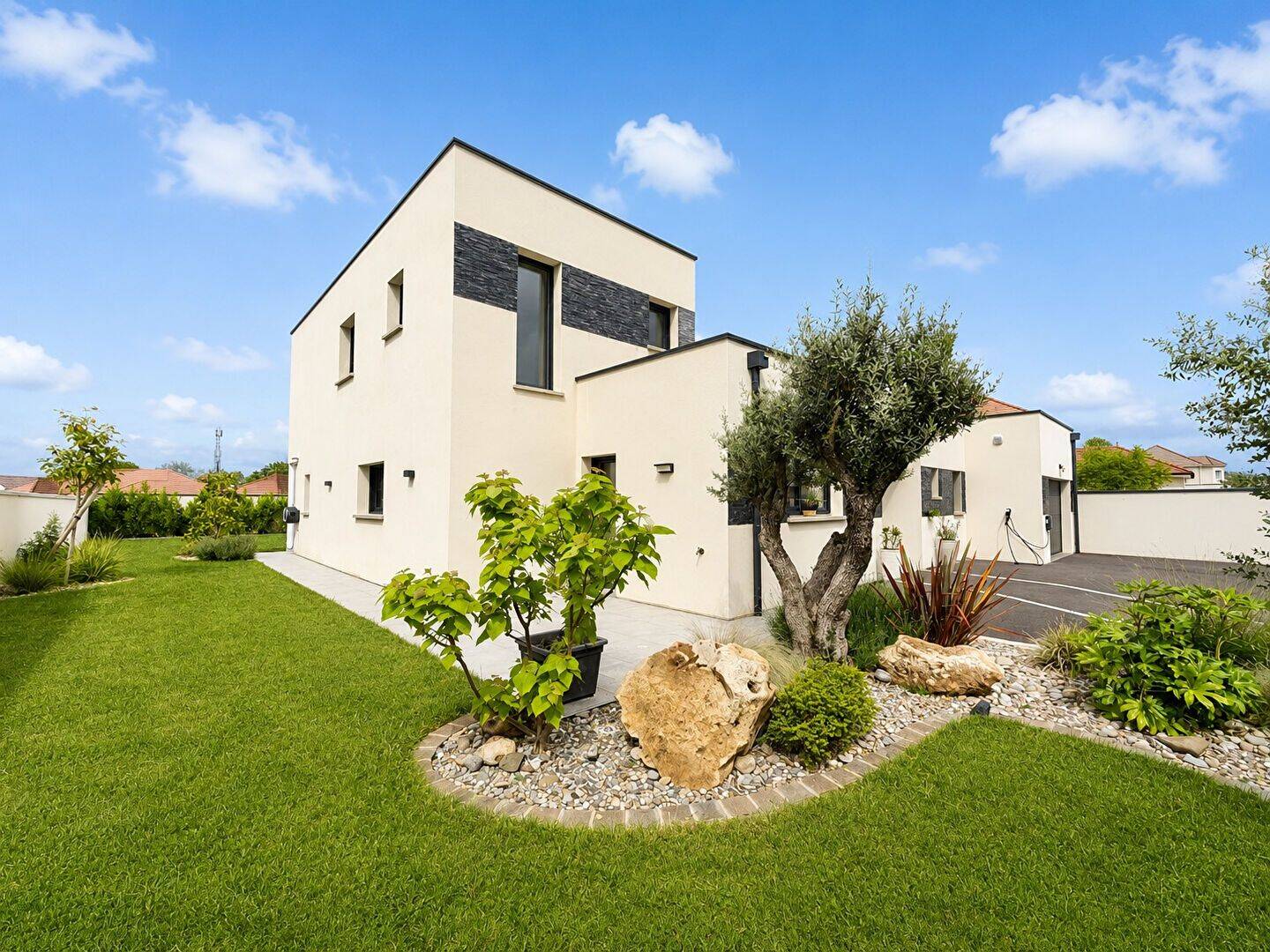 Maison 6 pièces 160 m² · à Bréviandes · 160 m² · 478 000 €