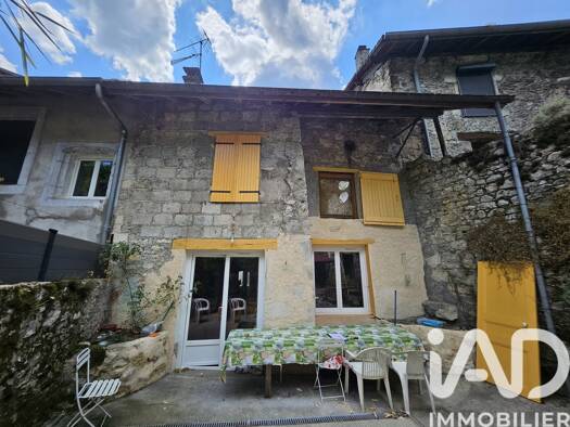 Maison à vendre 140 000 € 6 pièces 3 chambres 150 m² 544 m² de terrain Rossillon 01510