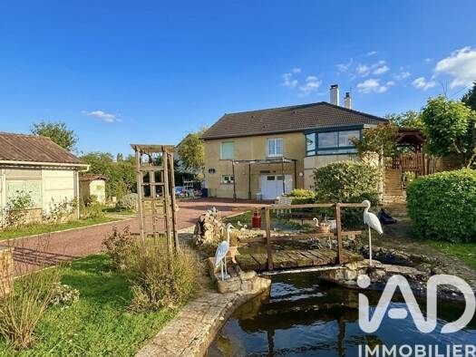 Pavillon à vendre 135 000 € 6 pièces 3 chambres 125 m² 1 900 m² de terrain Cité Medievale La Charité-sur-Loire 58400